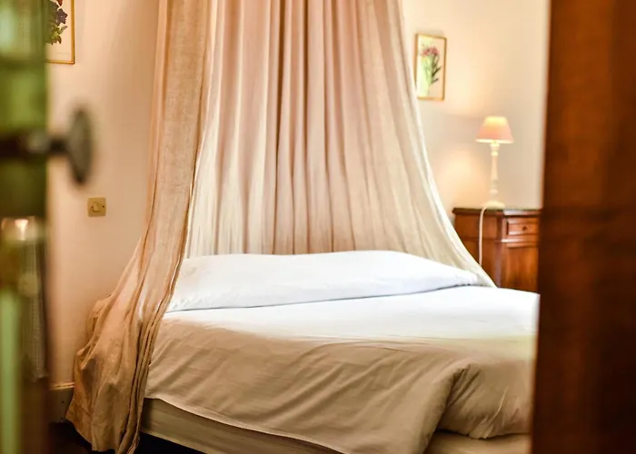 Hotel Logis - Chateau De Beauregard